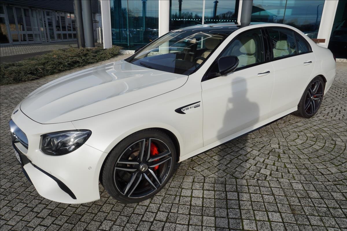 Mercedes-Benz Třídy E Sedan / Limuzína 4,0 l 450 kw