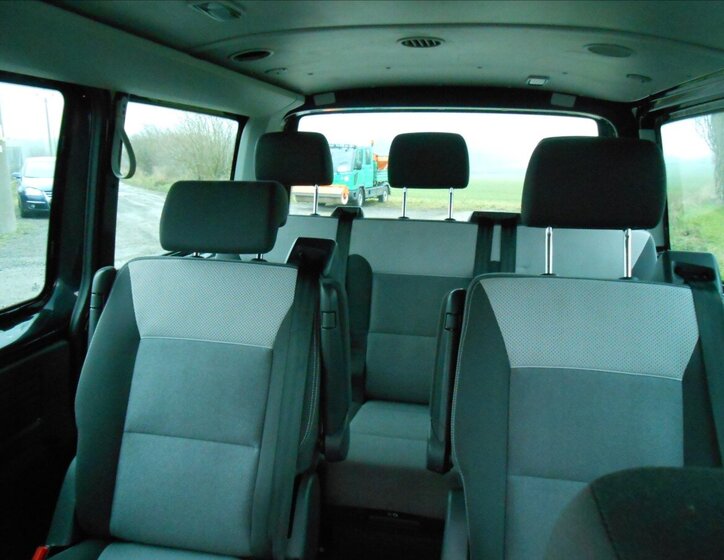 Volkswagen Multivan 11