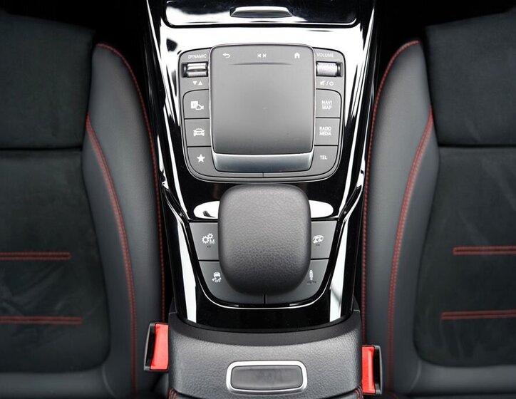 Mercedes-Benz CLA Sedan 2,0 l 340 kw