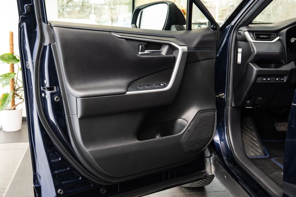 Toyota RAV4 SUV 2,5 l 131 kw