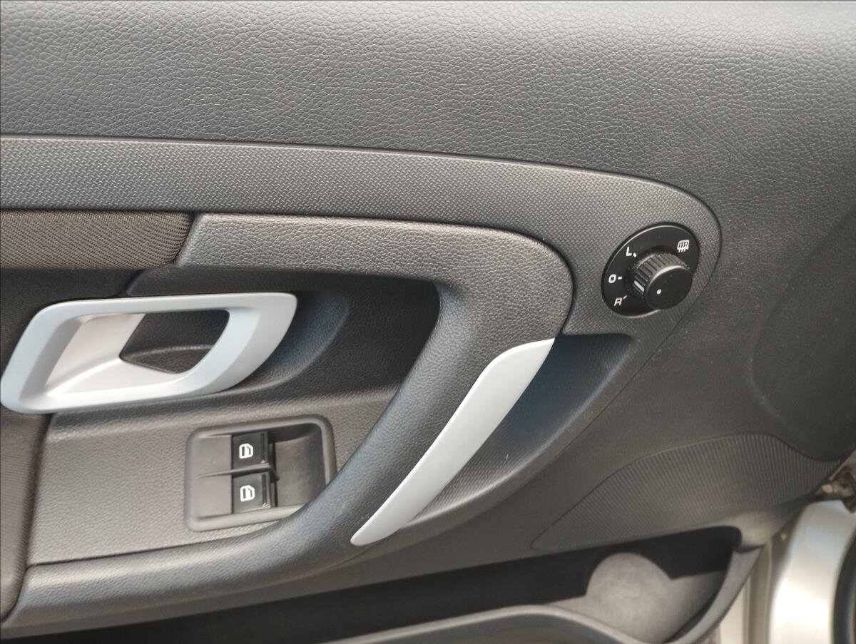 Škoda Roomster Kombi 1,2 l 51 kw