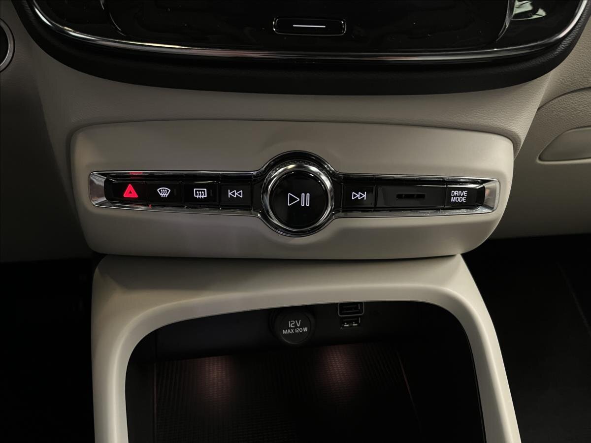 Volvo XC40 SUV 2,0 l 110 kw