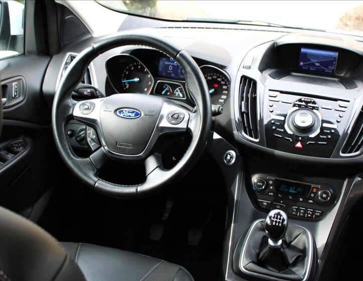 Ford Kuga SUV 1,5 l 110 kw