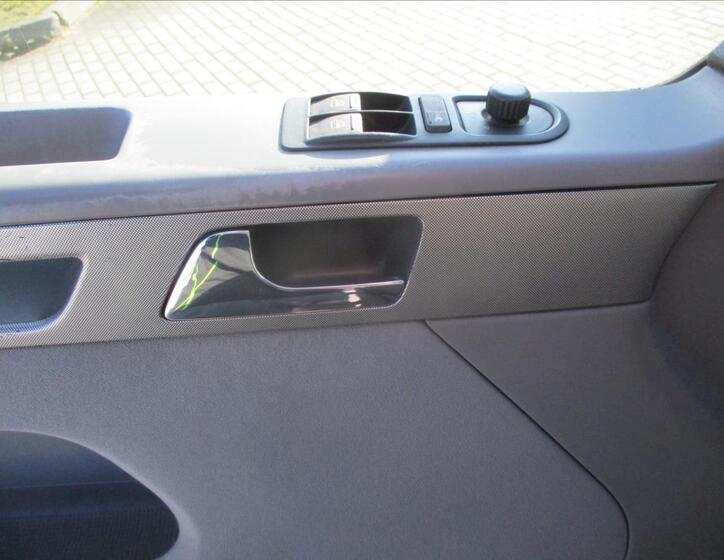 Volkswagen Multivan 21