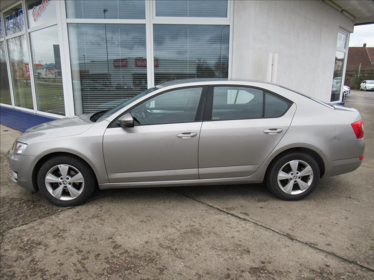 Škoda Octavia Sedan / Limuzína 1,6 l 81 kw