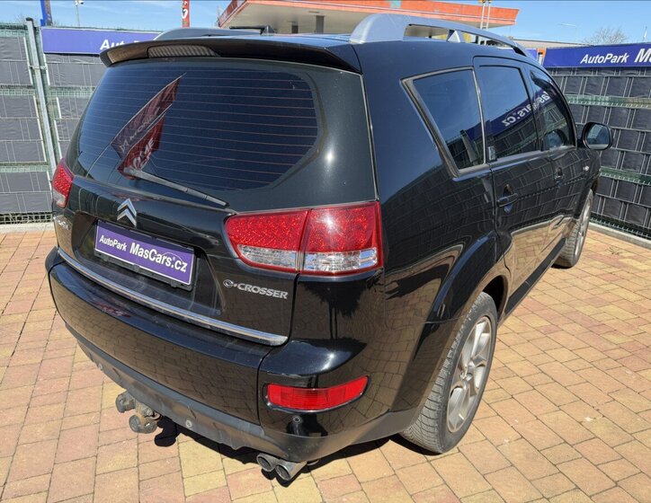 Citroën C-Crosser SUV / Terénní 2,2 l 115 kw