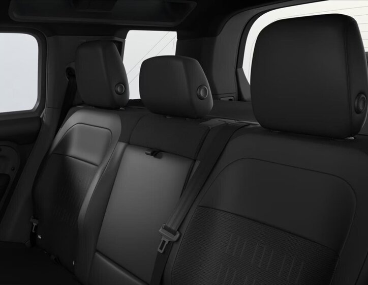 Land Rover Defender SUV / Terénní 4,4 l 467 kw