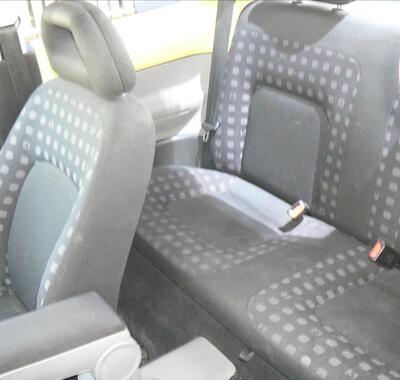 Volkswagen New Beetle 9