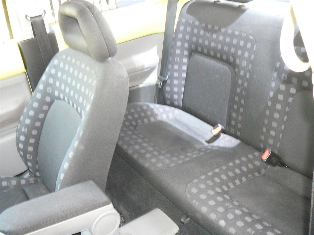 Volkswagen New Beetle