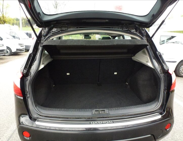 Nissan Qashqai SUV / Terénní 2,0 l 104 kw