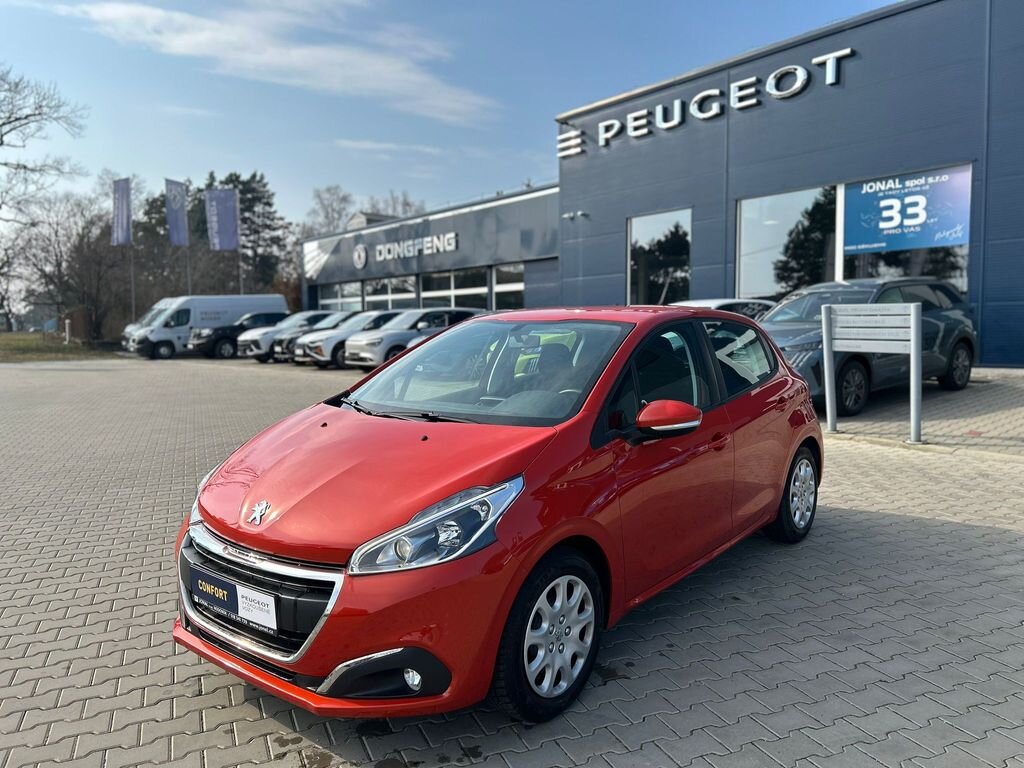 Peugeot 208 Hatchback 1,2 l 61 kw