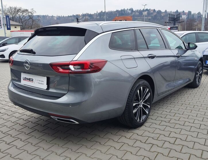 Opel Insignia Kombi 2,0 l 128 kw