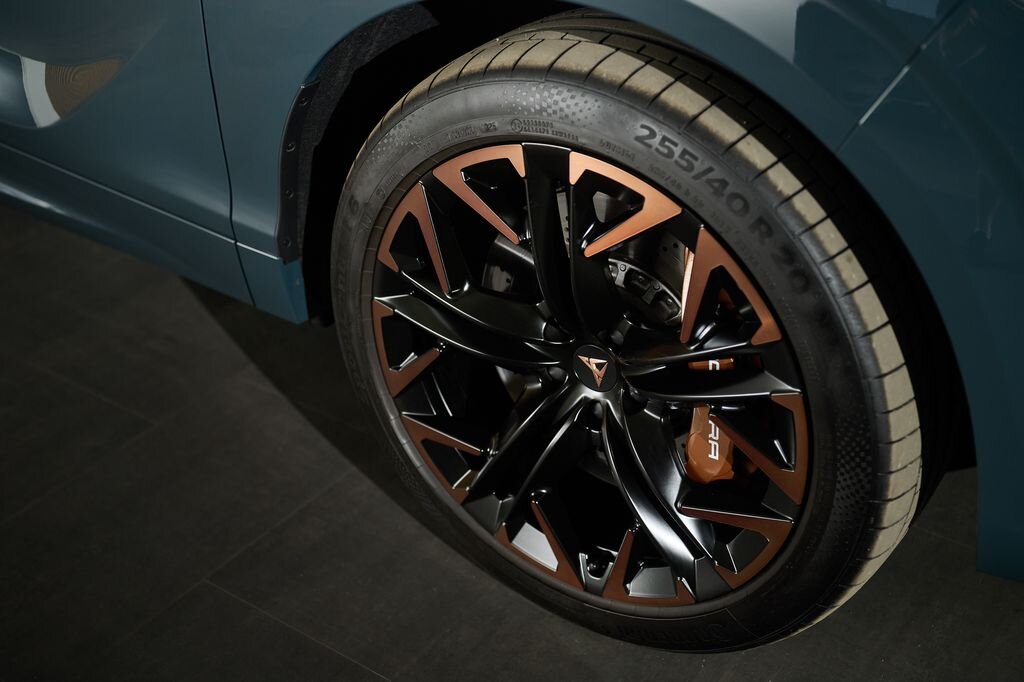 Cupra Ostatní SUV / Terénní 2,0 l 195 kw