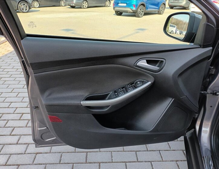 Ford Focus Kombi 998,0 92 kw