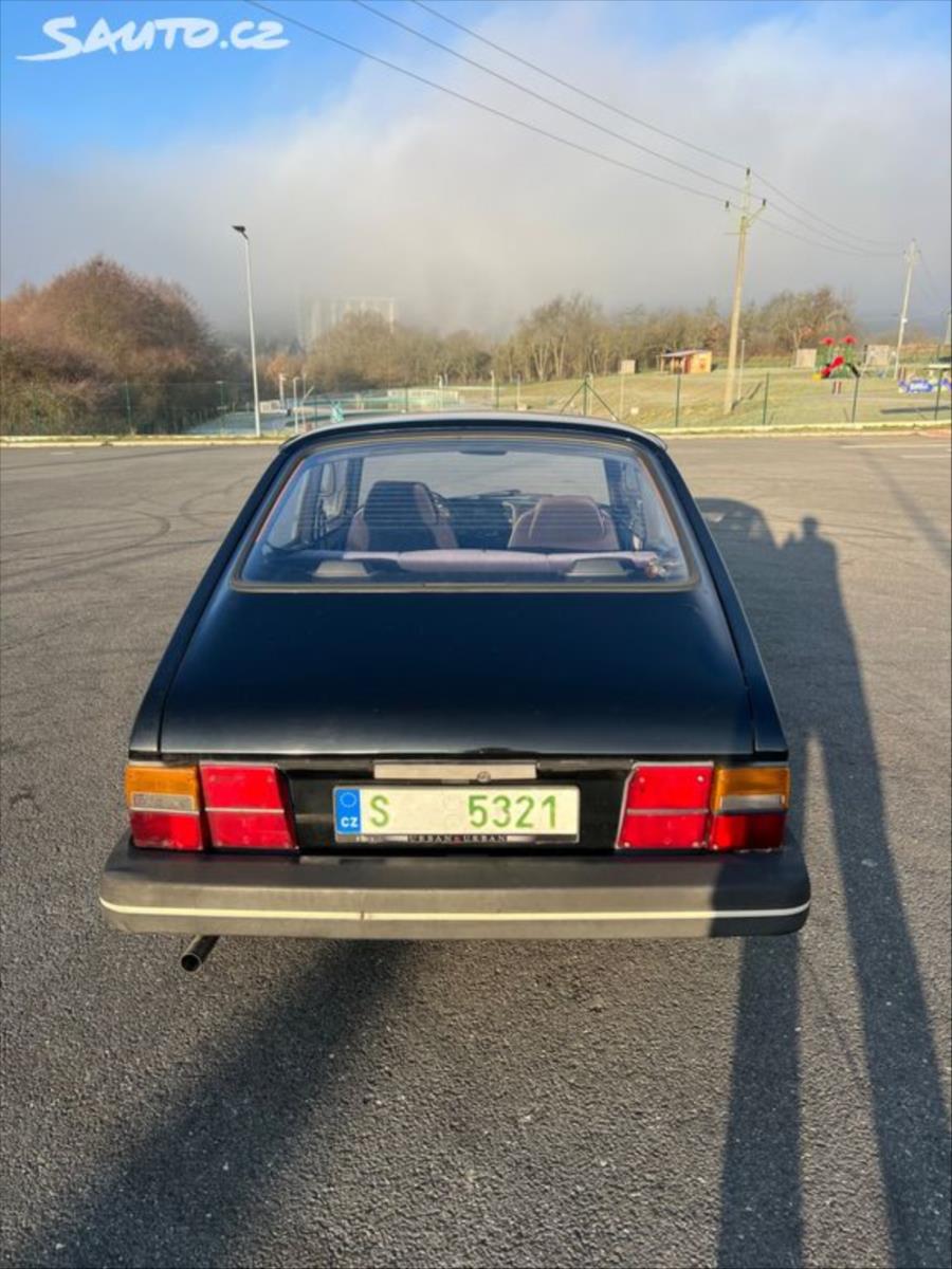Saab 900