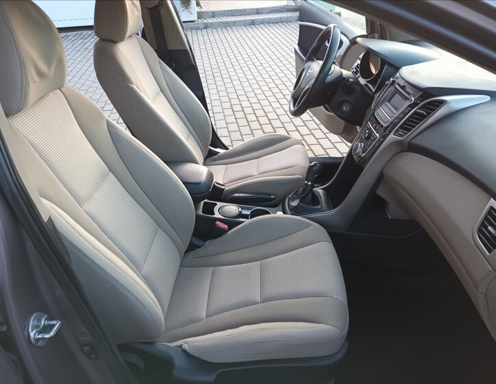 Hyundai i30 Hatchback 1,6 l 88 kw