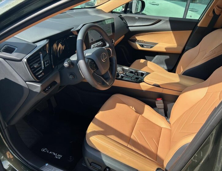 Lexus NX 350h SUV / Terénní 2,5 l 150 kw