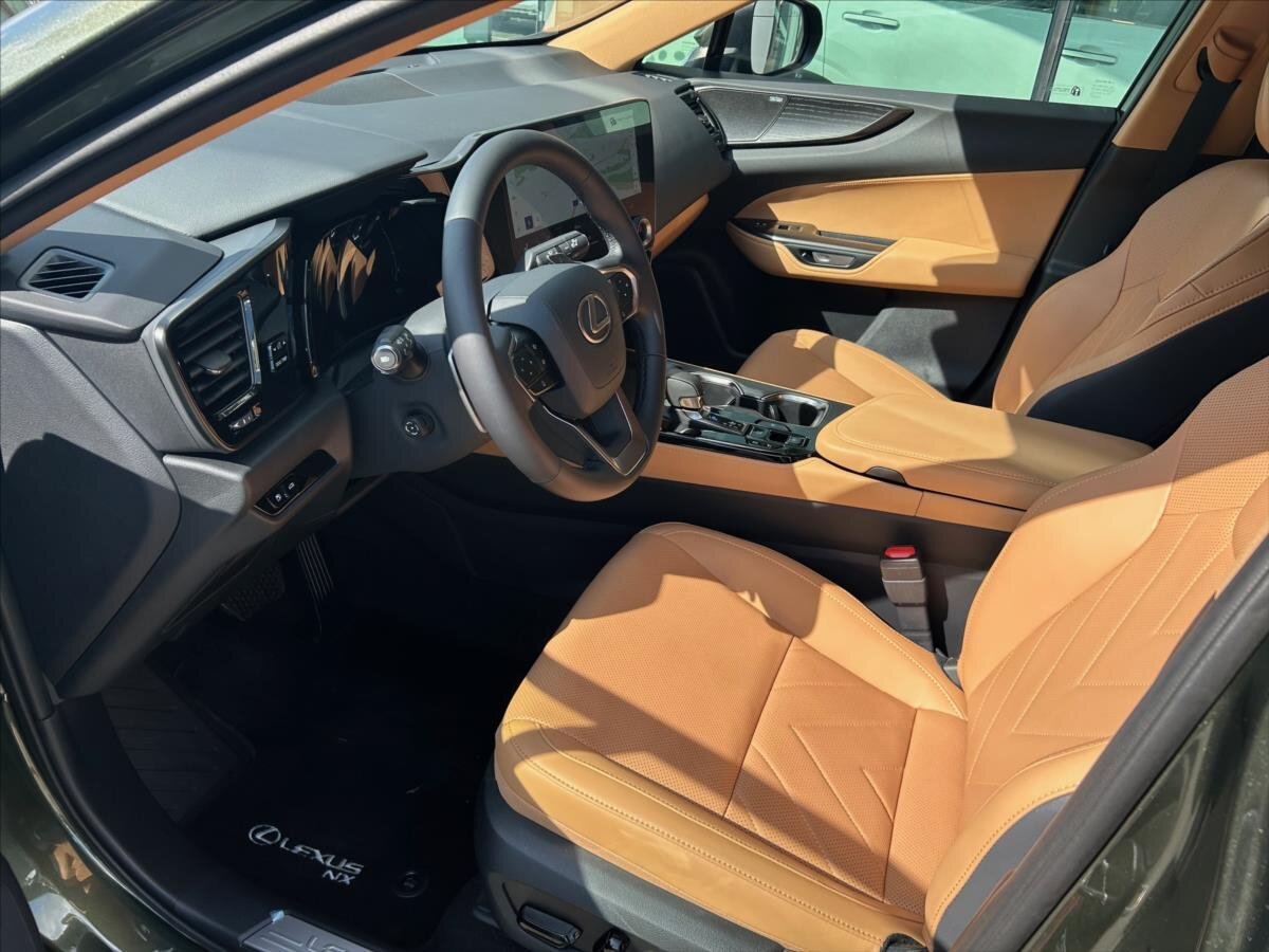 Lexus NX 350h SUV / Terénní 2,5 l 150 kw