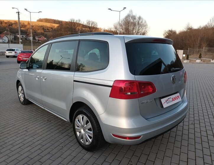 Volkswagen Sharan MPV 2,0 l 103 kw