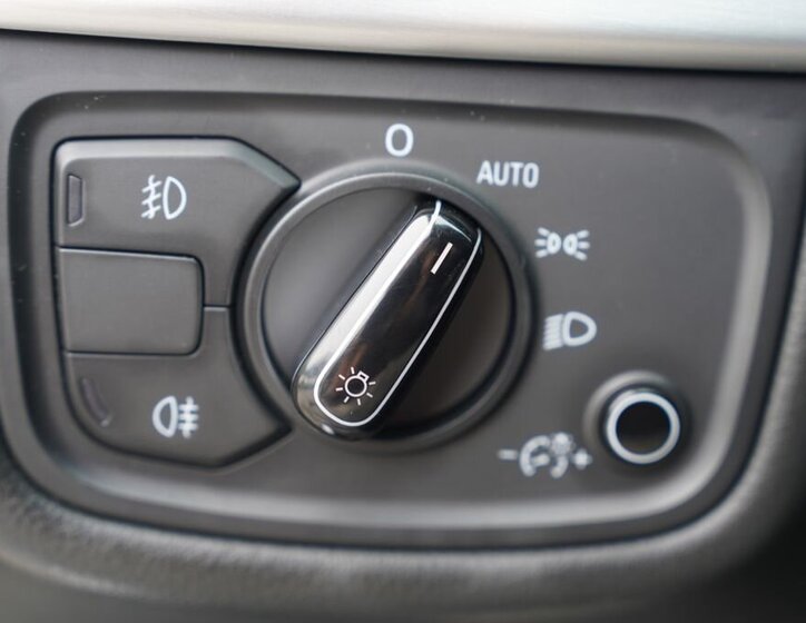 Audi A8 Sedan / Limuzína 3,0 l 213 kw