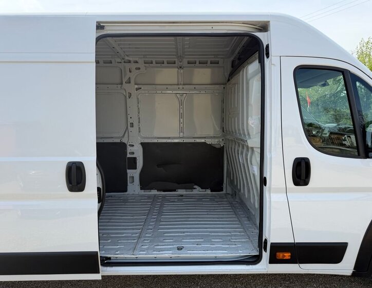 Opel Movano Skříň 2,2 l 121 kw