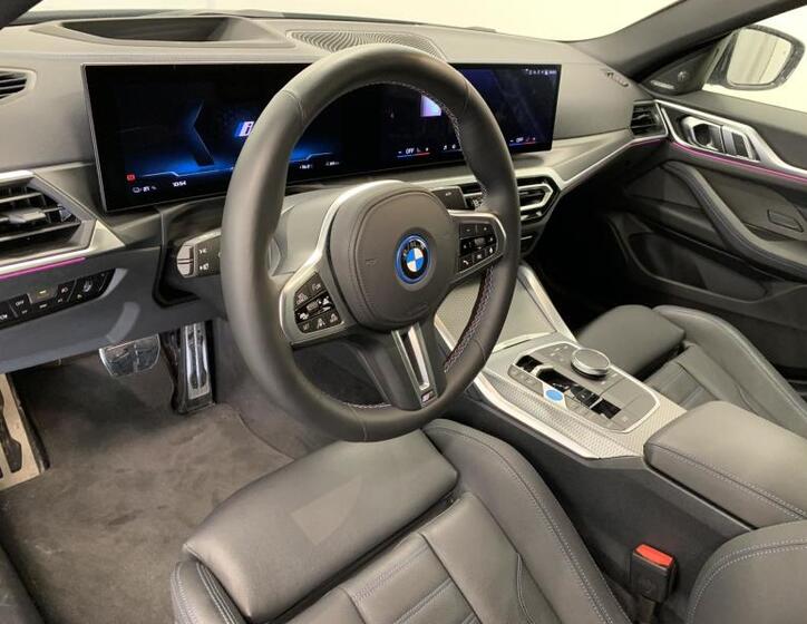 BMW i4 11