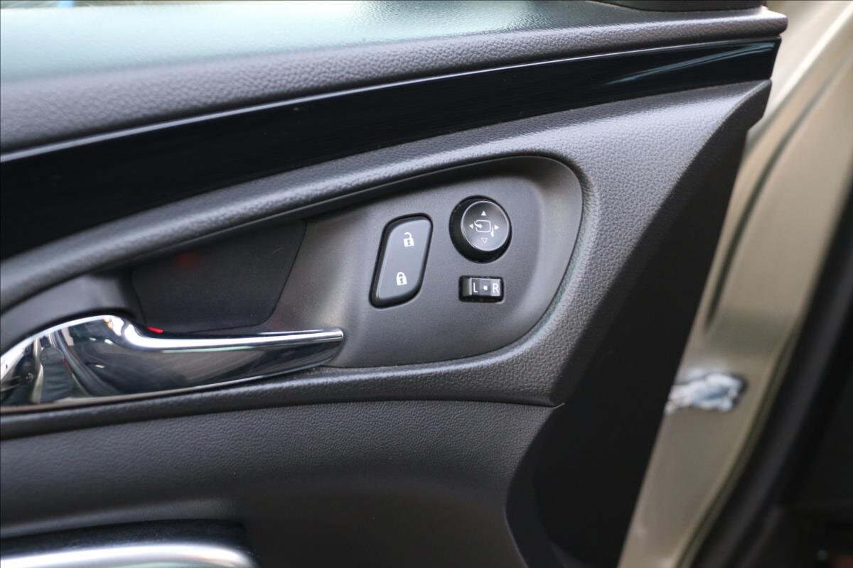 Opel Insignia Kombi 2,0 l 143 kw