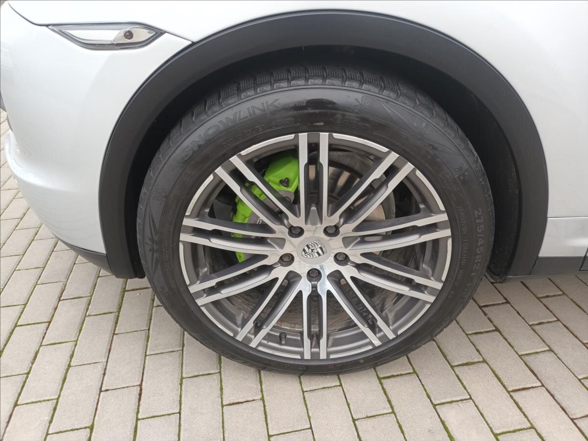 Porsche Cayenne Kombi 3,0 l 180 kw