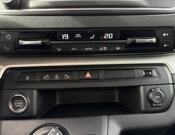 Peugeot Traveller 43