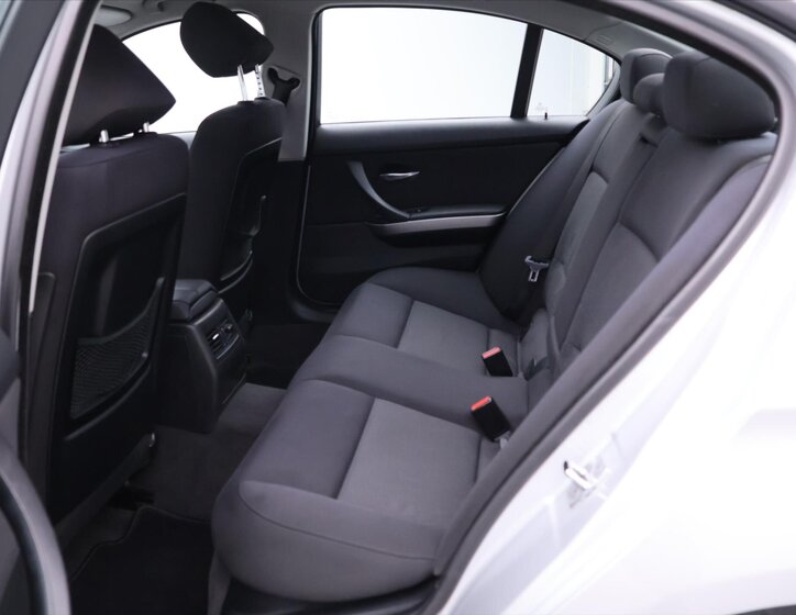 BMW Řada 3 Sedan / Limuzína 2,0 l 110 kw