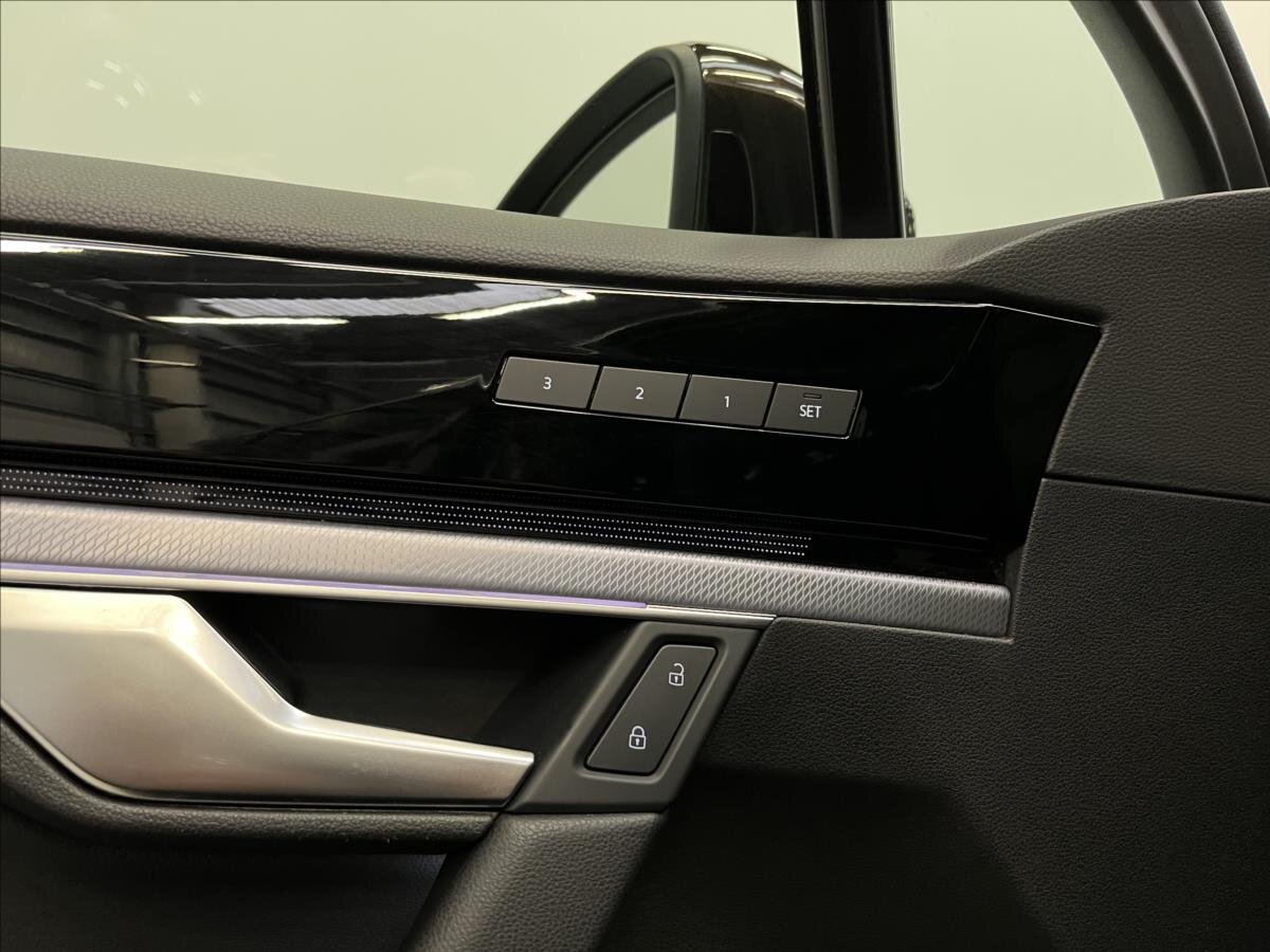 Volkswagen Touareg SUV / Terénní 3,0 l 210 kw