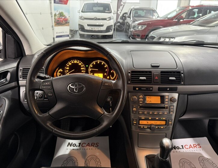 Toyota Avensis Liftback 1,8 l 95 kw