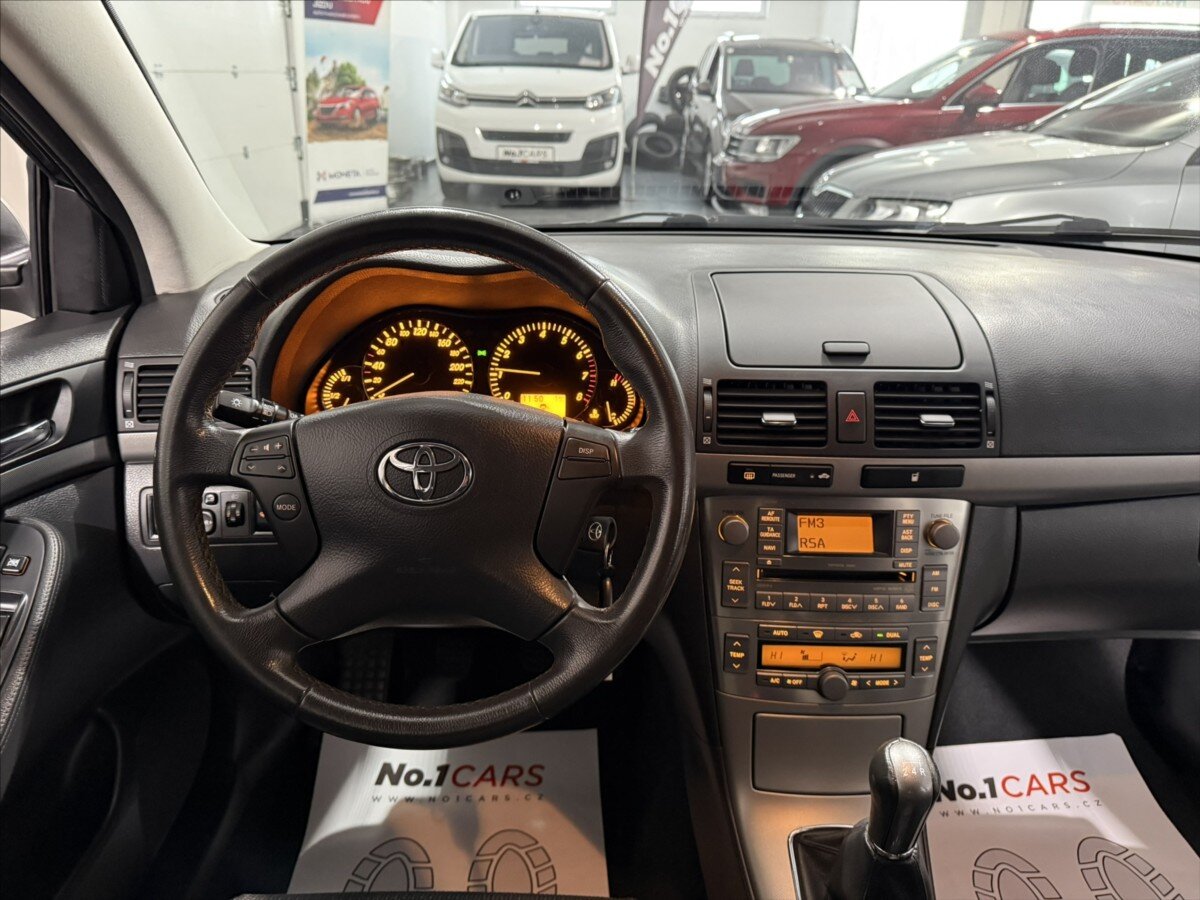 Toyota Avensis Liftback 1,8 l 95 kw