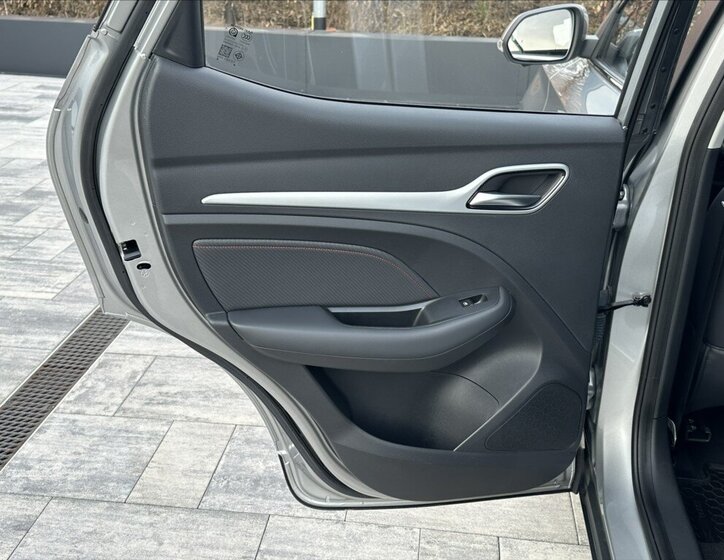 MG ZS SUV / Terénní 999,0 82 kw