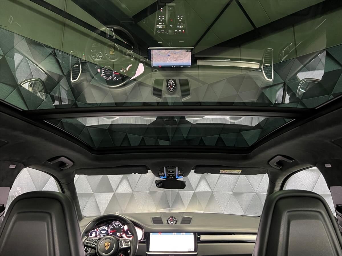 Porsche Cayenne SUV / Terénní 4,0 l 404 kw