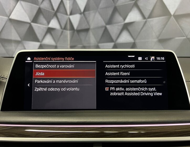 BMW Řada 7 Sedan / Limuzína 3,0 l 250 kw