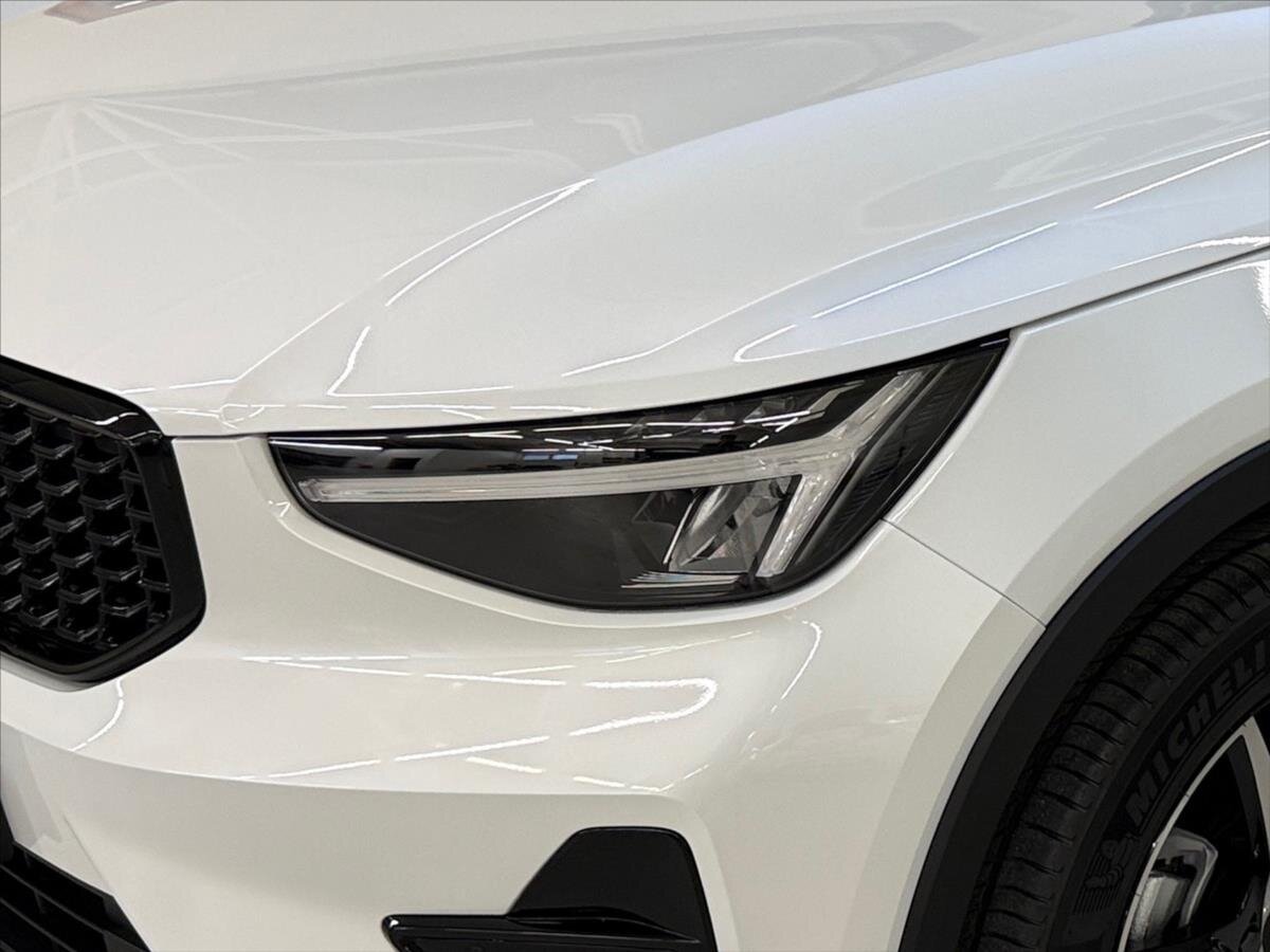 Volvo XC40 SUV / Terénní 2,0 l 120 kw