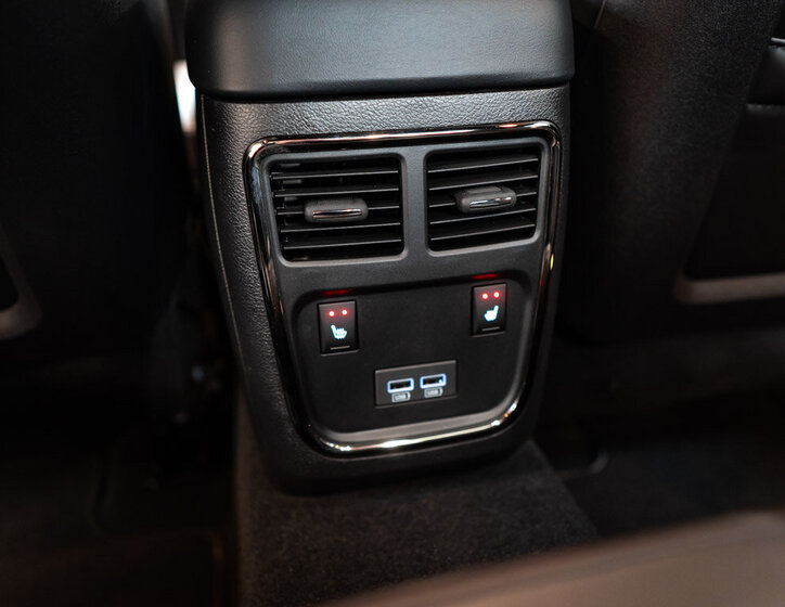 Dodge Charger Sedan / Limuzína 6,2 l 527 kw