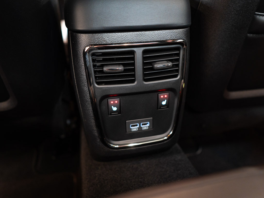 Dodge Charger Sedan / Limuzína 6,2 l 527 kw