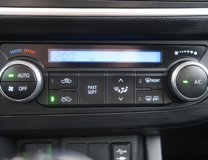 Toyota Auris Kombi 1,6 l 97 kw