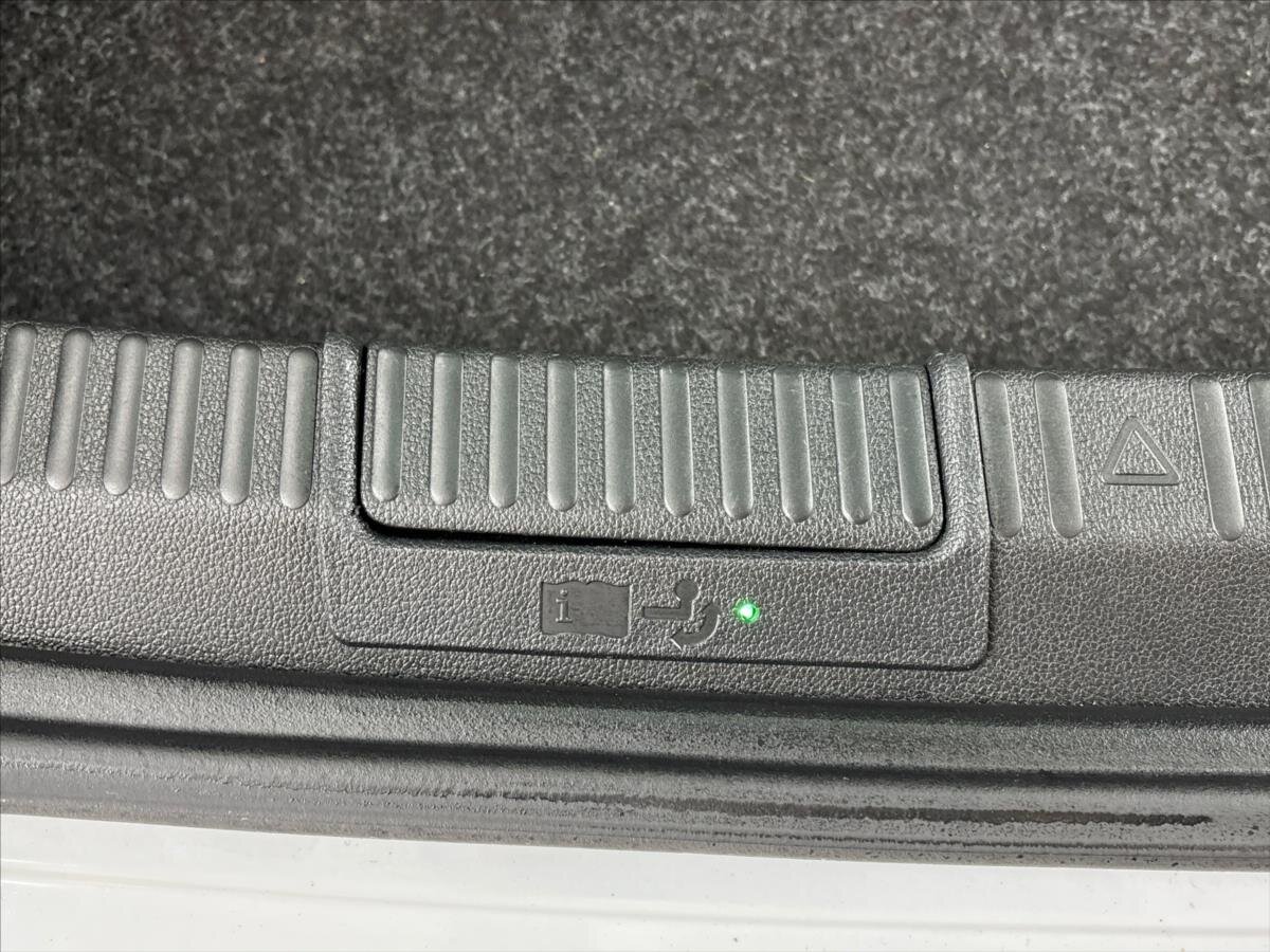 Škoda Superb Sedan / Limuzína 1,4 l 160 kw