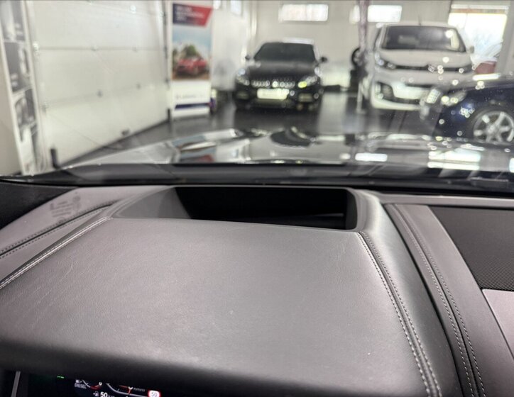 BMW Řada 8 Sedan / Limuzína 3,0 l 250 kw