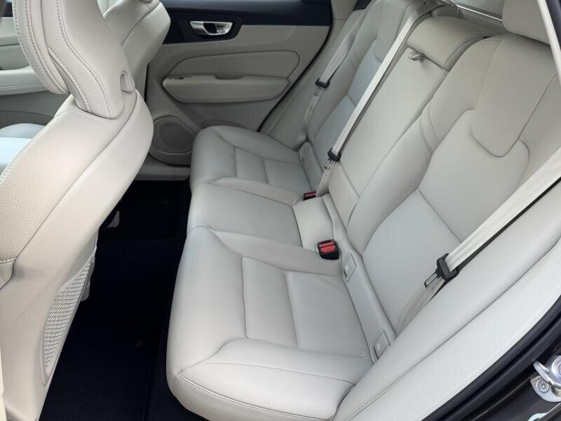 Volvo XC60 SUV / Terénní 2,0 l 145 kw