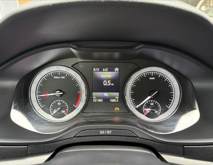 Škoda Karoq SUV / Terénní 1,6 l 85 kw