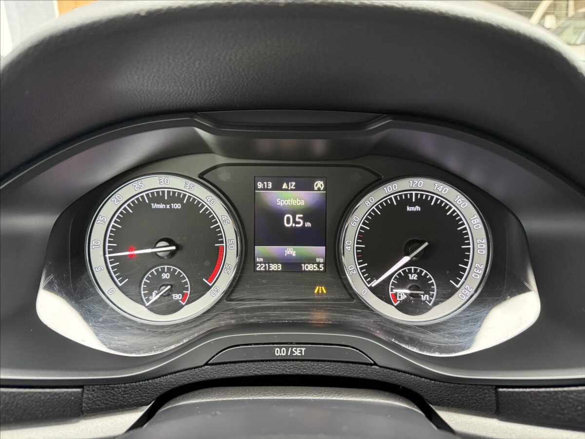 Škoda Karoq SUV / Terénní 1,6 l 85 kw