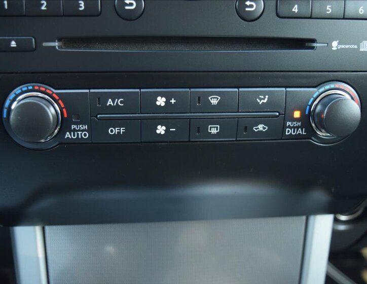 Nissan Navara Pick-up 3,0 l 170 kw