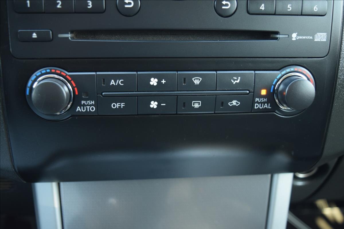 Nissan Navara Pick-up 3,0 l 170 kw