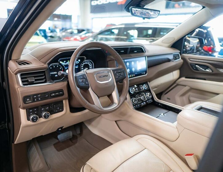 GMC Yukon SUV / Terénní 6,2 l 313 kw