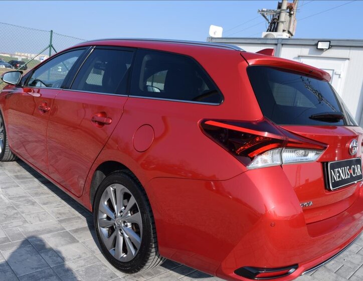 Toyota Auris Kombi 1,2 l 85 kw