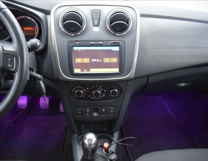Dacia Sandero 16
